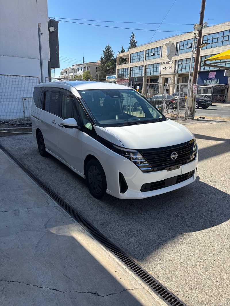 2023 Nissan Serena 2,0L 2023 Cyprus