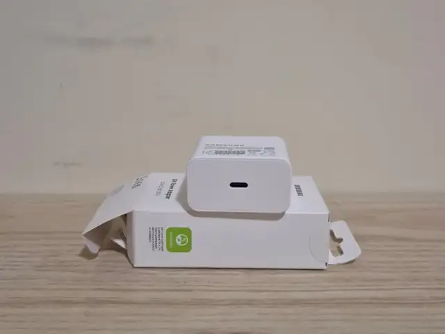 Brand new samsung 25w power adapter - usb-c, Nicosia — Strovolos - Dasoupolis