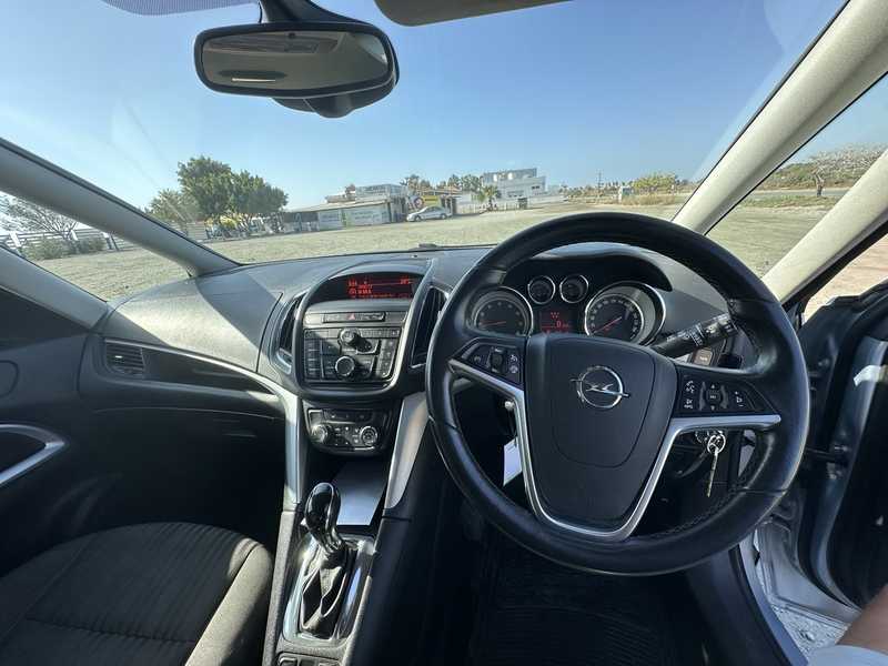 2014 Opel, Vauxhall Zafira 1,4L 2014 Cyprus