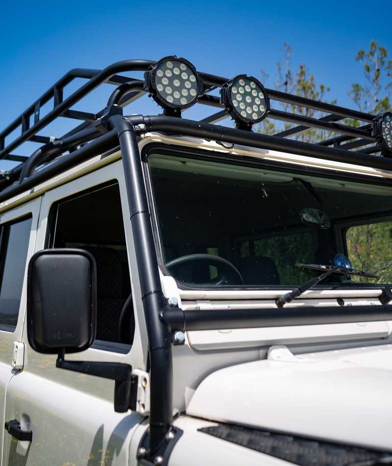 2003 Land Rover Defender 2,5L 2003 Cyprus