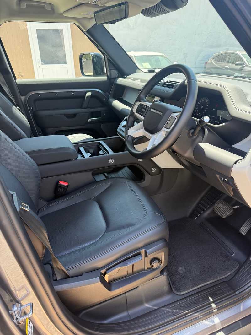 2024 Land Rover Defender 3,0L 2024 Cyprus