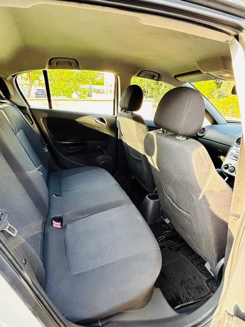 2011 Opel, Vauxhall Astra 1,4L 2011 Cyprus
