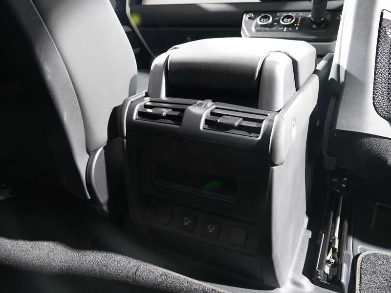 2024 Land Rover Defender 3,0L 2024 Cyprus