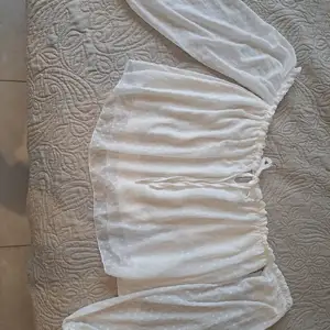White blouse, long sleeve, Επαρχία Λευκωσίας — Λακατάμεια - Άγιος Μάμας