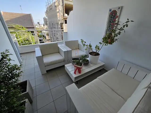 2-bedroom apartment for sale, Limassol — Limassol - Mesa Geitonia