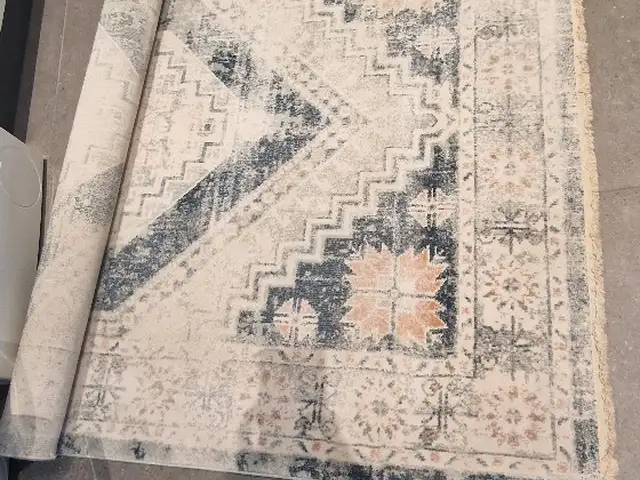Bohemian carpet as good as new, Επαρχία Λευκωσίας — Αγλαντζιά