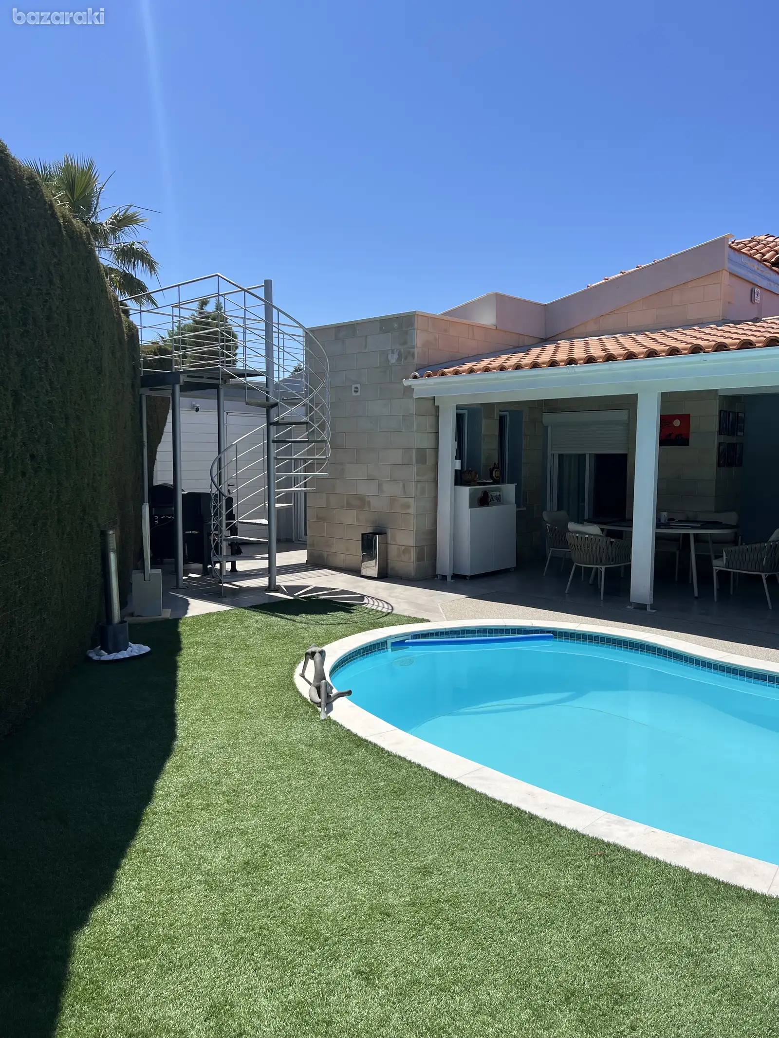 House, 3 bedrooms — 2