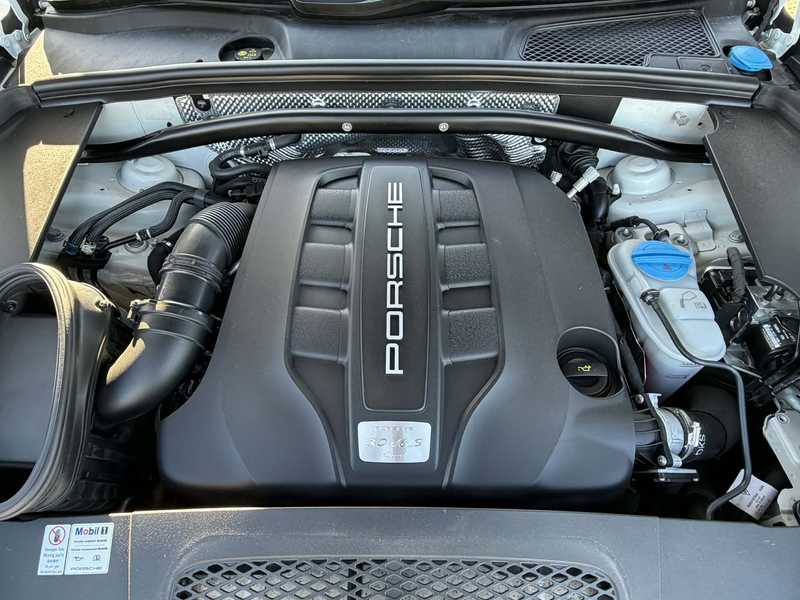 2017 Porsche Macan 3,0L 2017 Cyprus