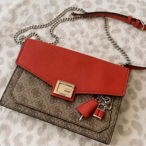 Guess bag, Επαρχία Λεμεσού — Λεμεσός - Νεάπολη