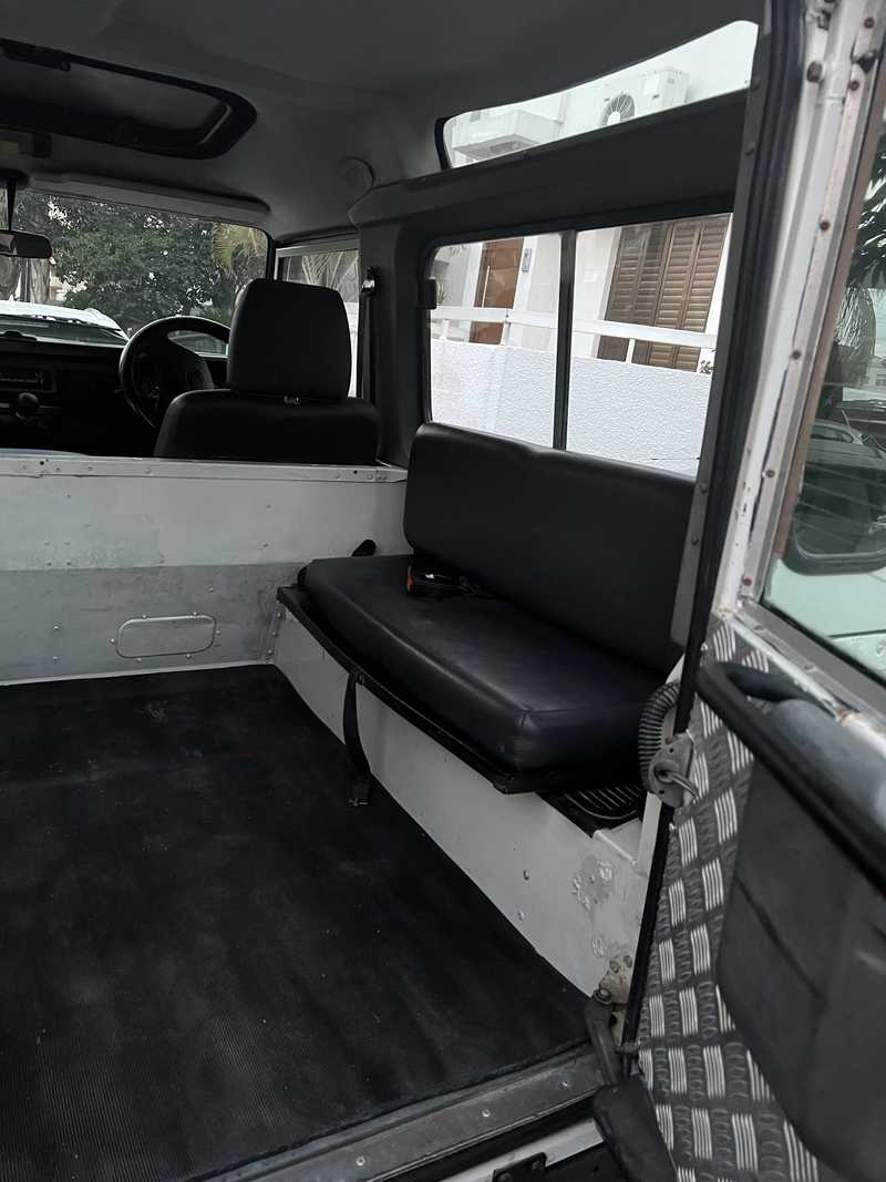 2000 Land Rover Defender 2,5L 2000 Cyprus