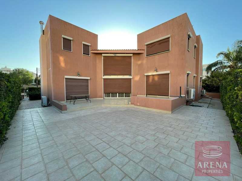 4-bedroom villa for sale