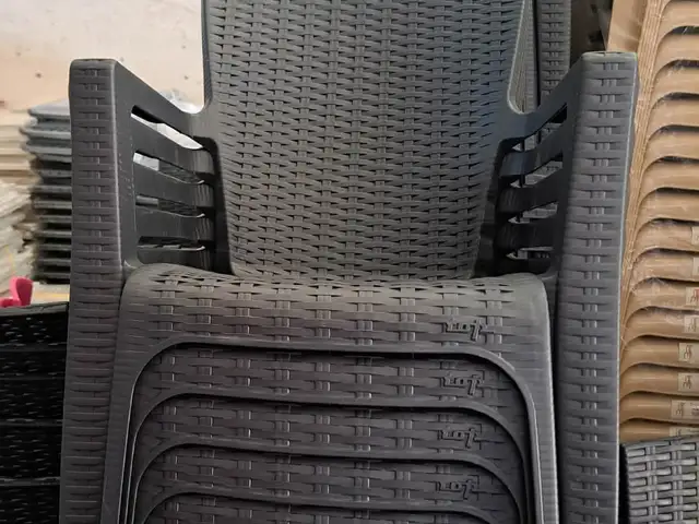 Καρεκλες ραταν πλαστικες γκριζο μπεζ ασπρο plastic chairs rattan grey beige whit, Επαρχία Λάρνακας — Λιβάδια Λάρνακας