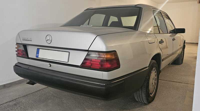 Mercedes-Benz E-Class 3,0L 1988