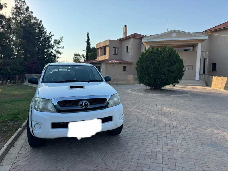 2010 Toyota Hilux 2,5L 2010 Cyprus