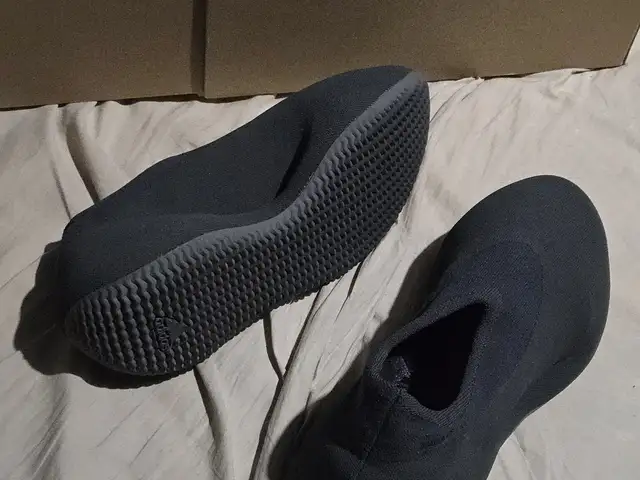Yeezy knit rnr 42 2/3, Limassol — Limassol - Agia Fyla