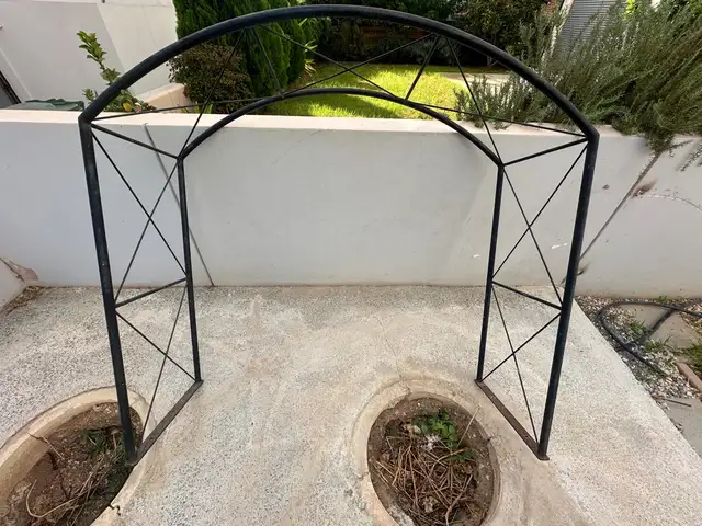 Garden arch for entrance, metal, Επαρχία Λεμεσού — Άγιος Αθανάσιος