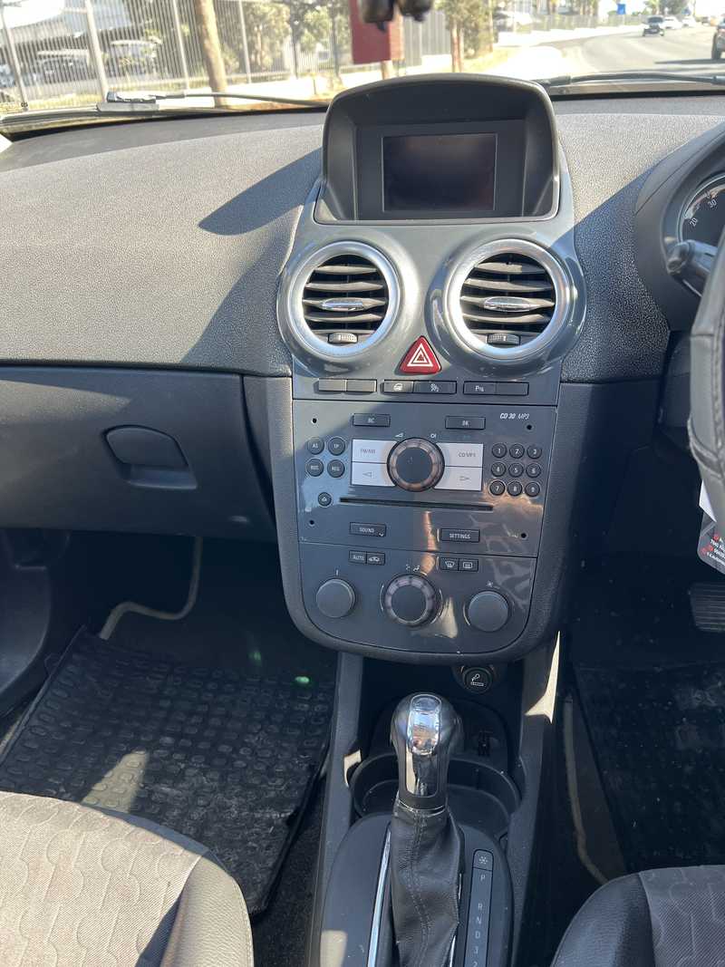 2012 Opel, Vauxhall Corsa 1,4L 2012 Cyprus