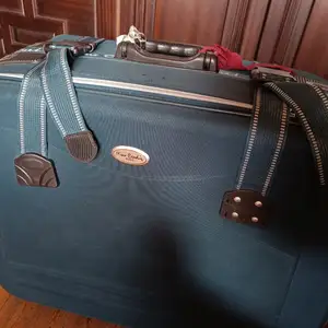 Piere Cardin Travel Pro Suitcases, Nicosia — Palaiometocho