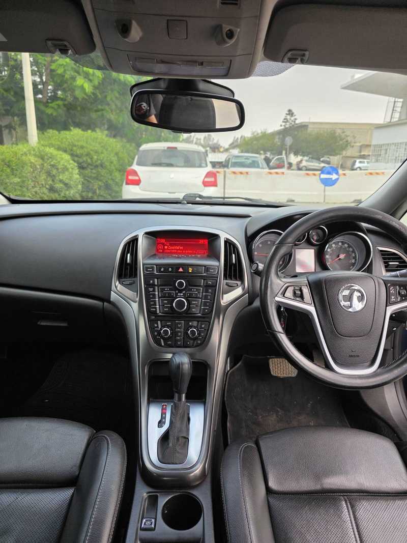 2011 Opel, Vauxhall Astra 1,9L 2011 Cyprus
