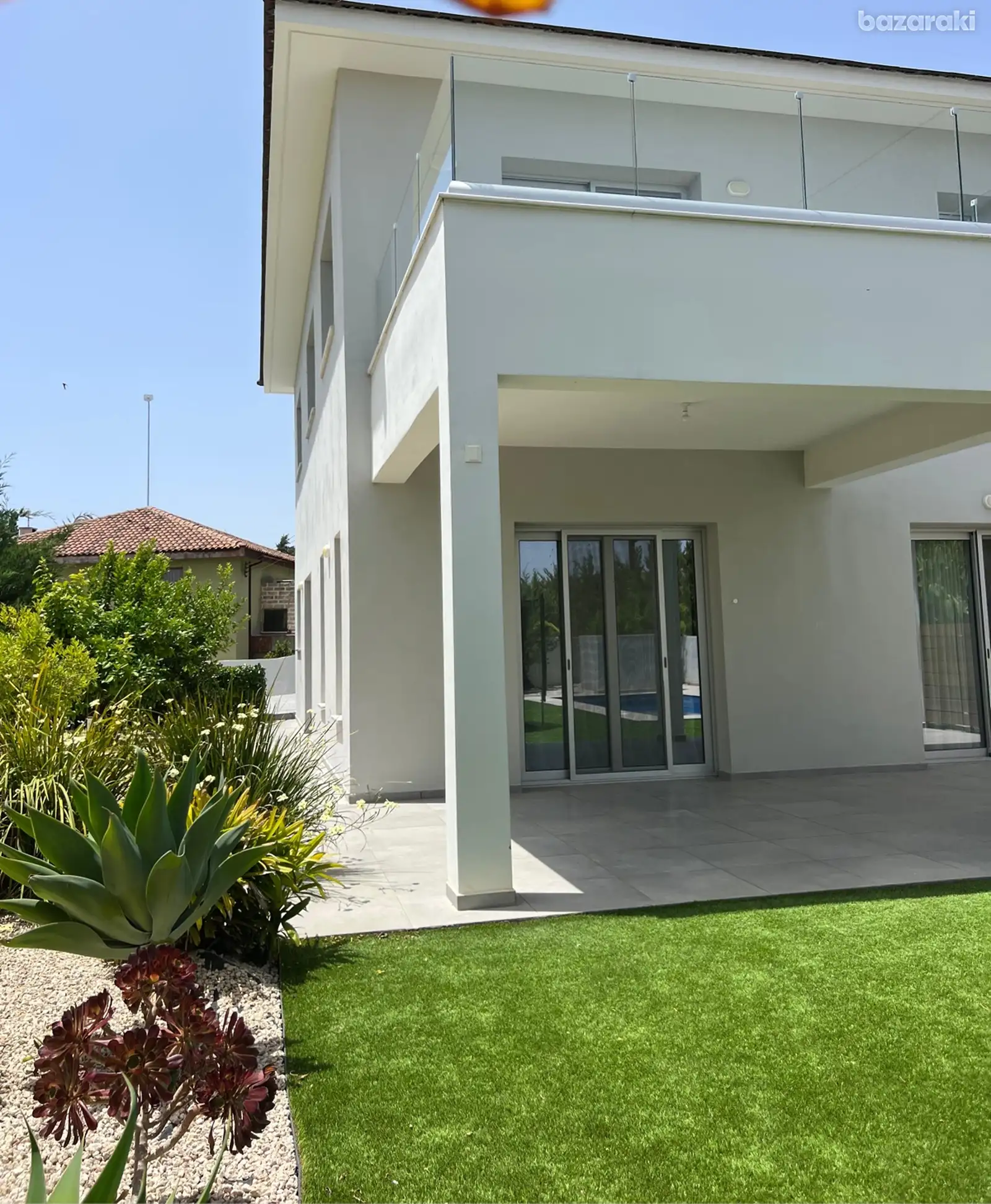 House, 3 bedrooms — 3