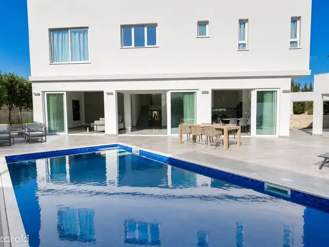 5-bedroom villa to rent, Limassol — Agios Tychon