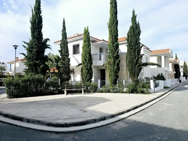3-bedroom detached house for sale, Paphos — Paphos - Universal