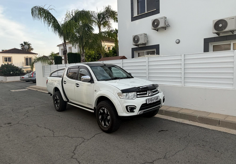 2014 Mitsubishi L200 2,4L 2014 Cyprus