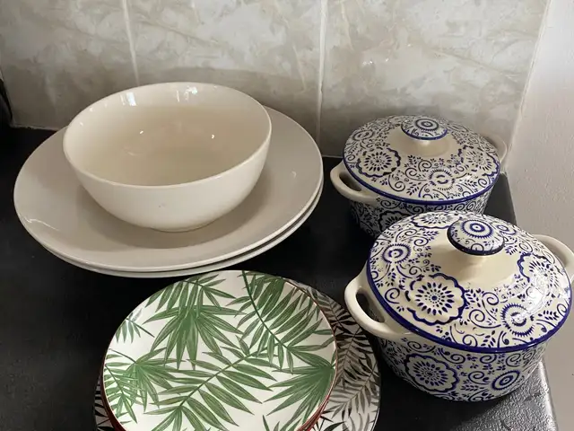 Plates, Larnaca — Oroklini Tourist Area