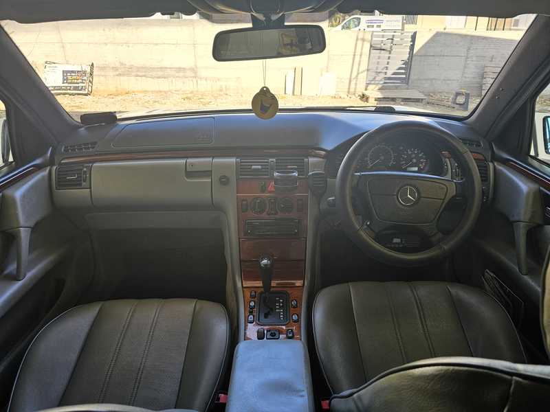 1997 Mercedes-Benz E-Class 2,4L 1997 Cyprus