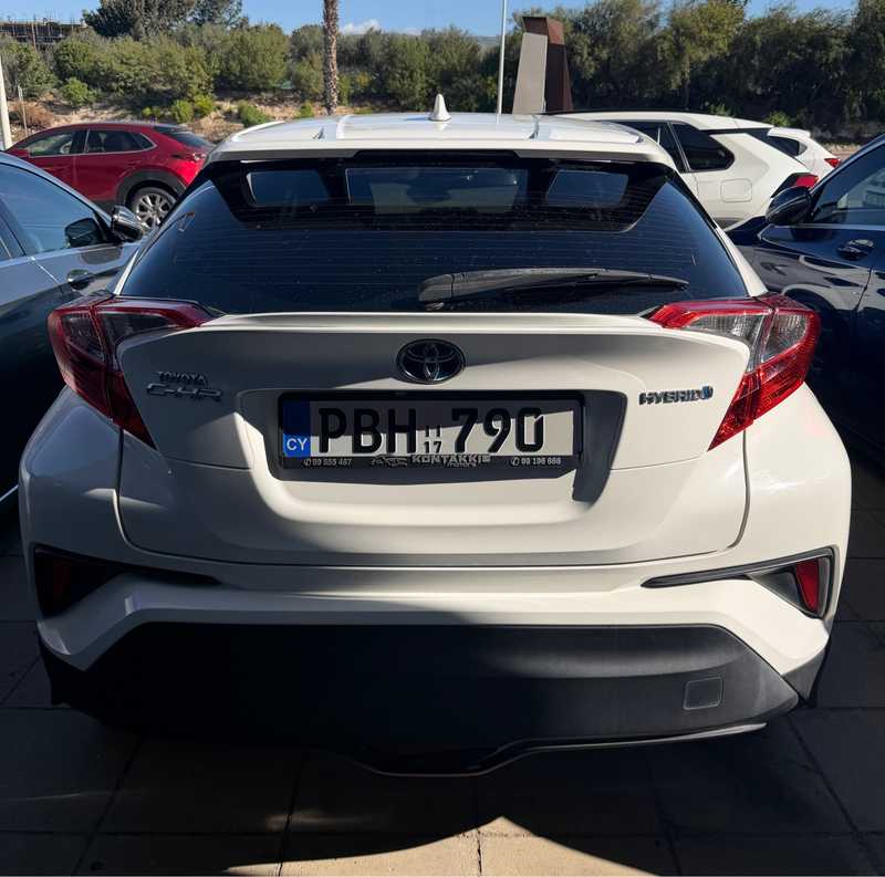 2017 Toyota C-HR 1,8L 2017 Cyprus