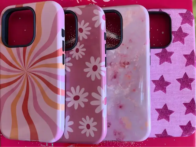 Iphone 15 pro, 4 cases, barely used, Paphos — Mesogi