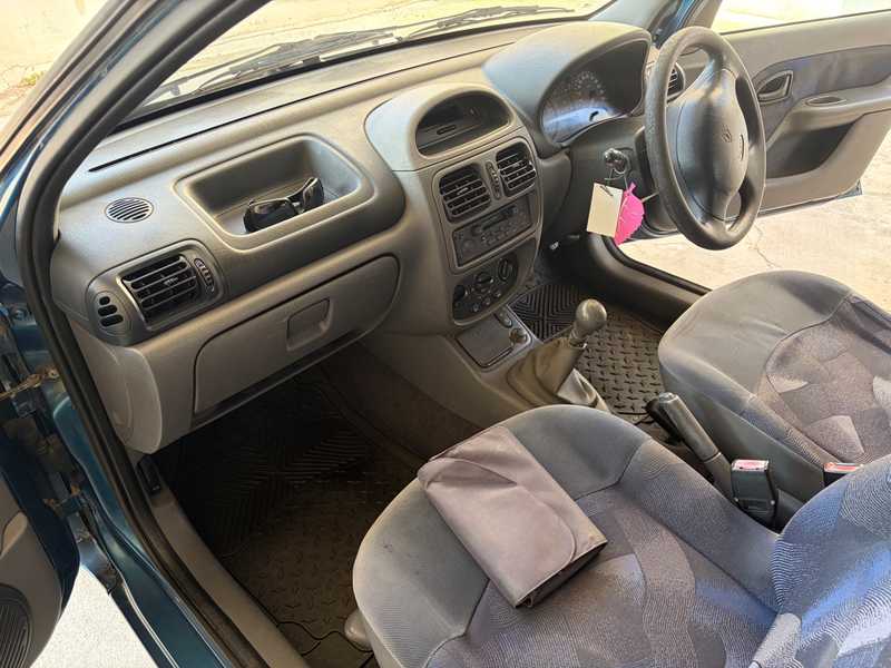 2000 Renault Clio 1,4L 2000 Cyprus