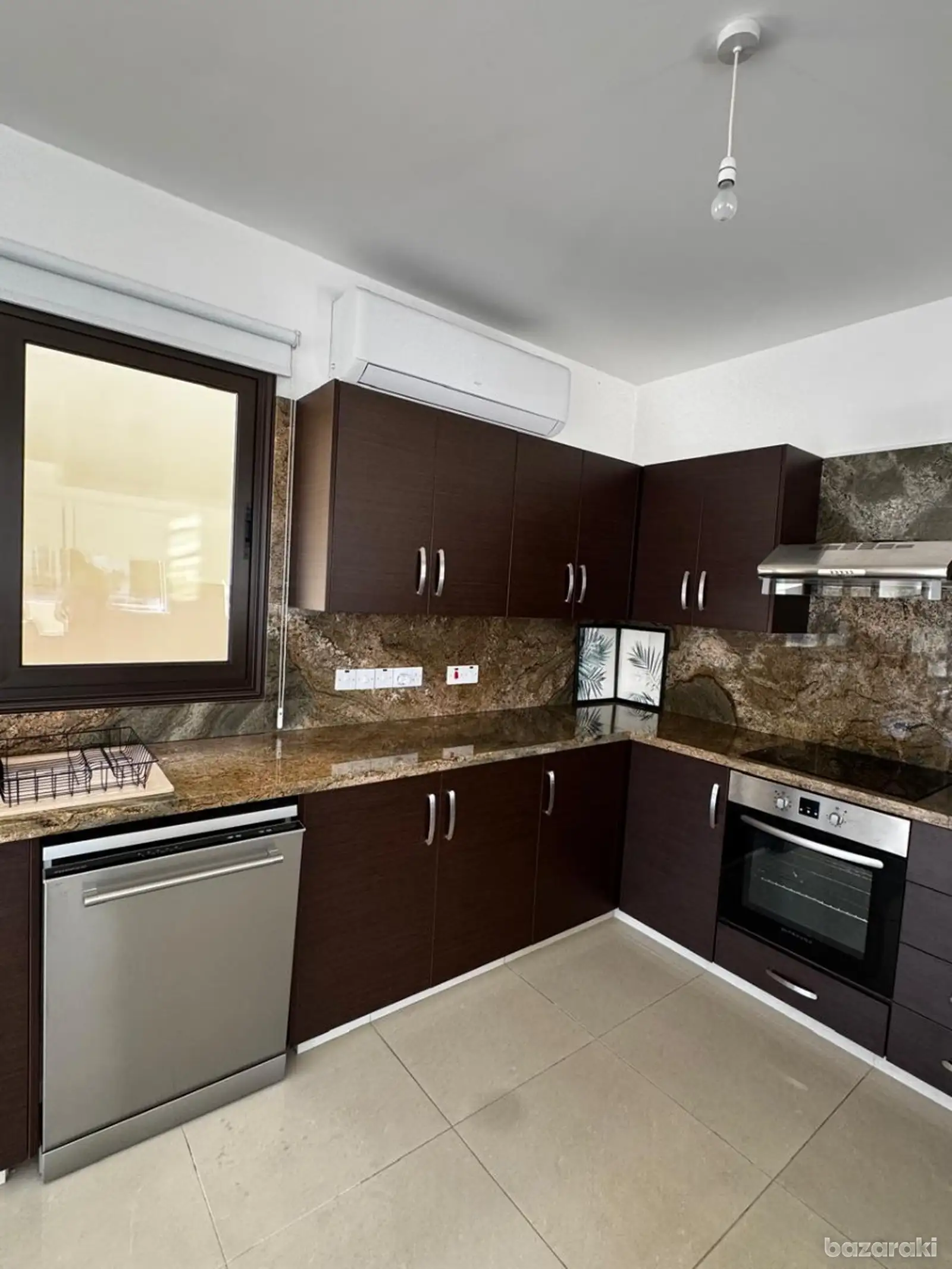 House, 3 bedrooms — 2