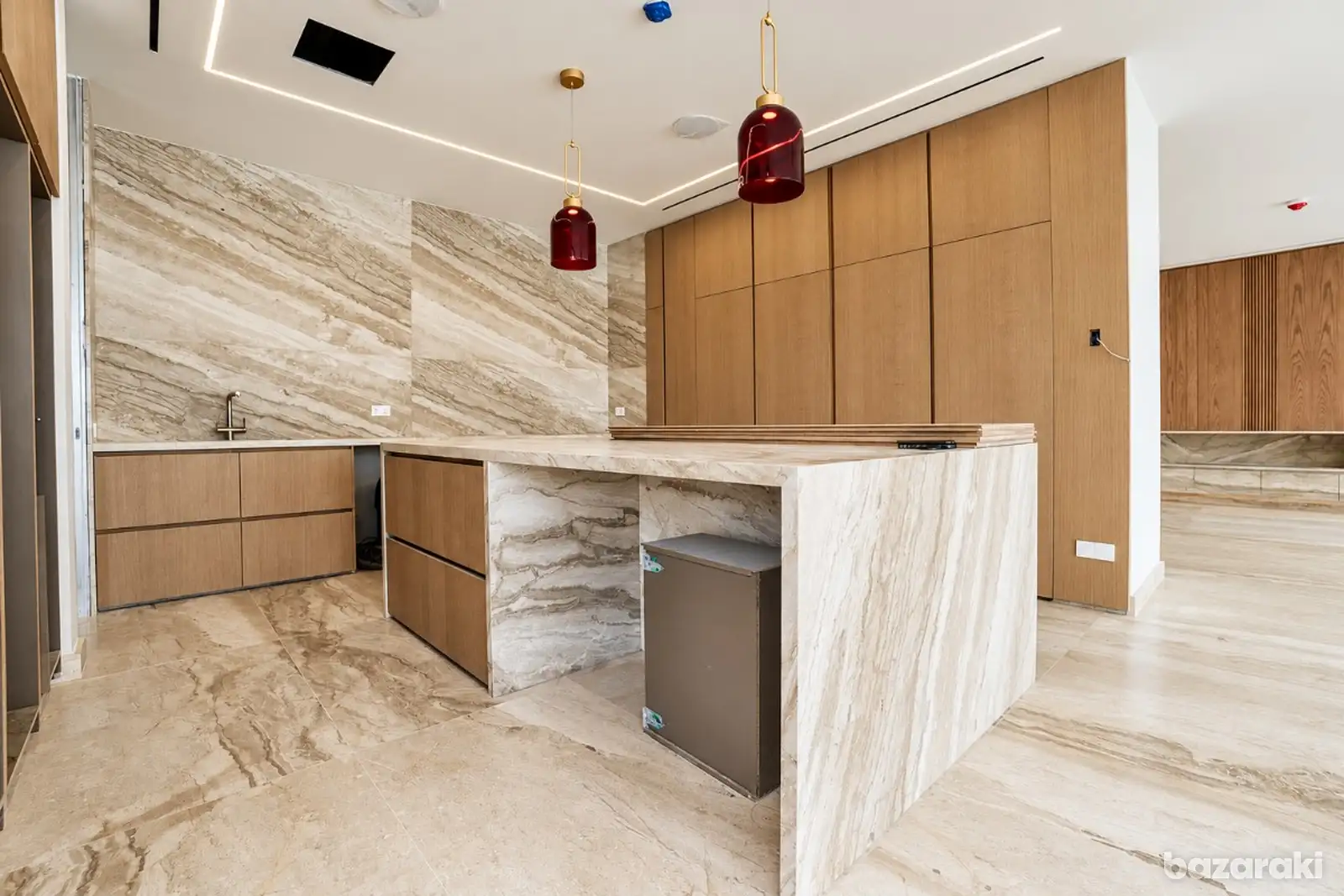 Villa, 8 bedrooms — 11