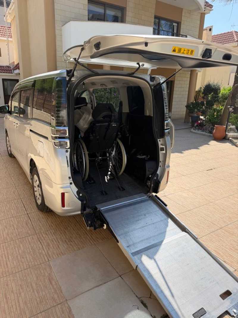 Toyota Voxy 2,0L 2019