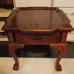 Vintage queen anne style cherry side table, Paphos — Tala