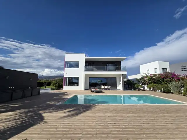 4-bedroom villa to rent, Limassol — Moni