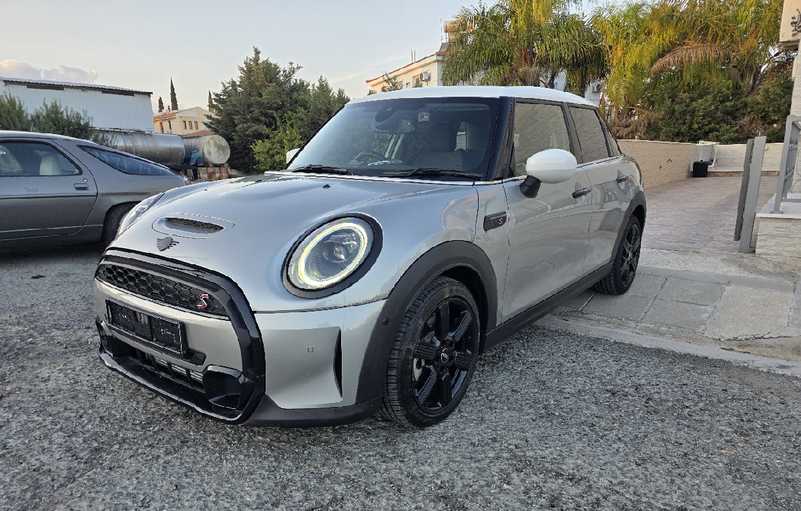 Mini Cooper 2,0L 2024
