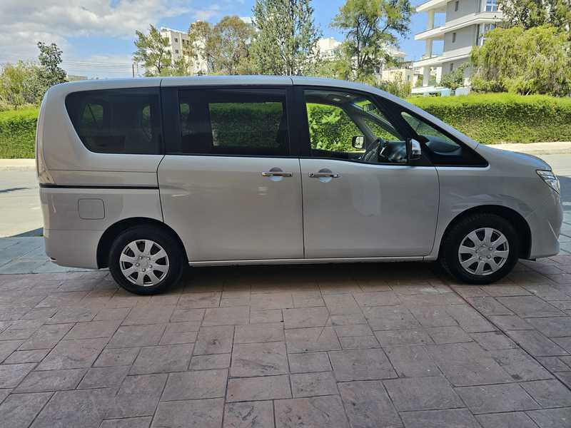 2016 Nissan Serena 2,0L 2016 Cyprus