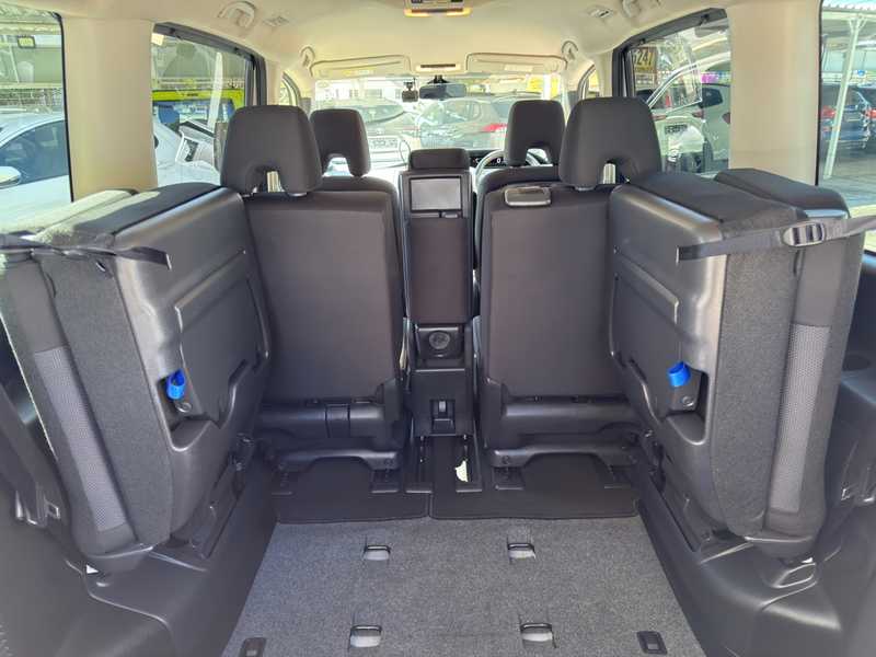 2020 Nissan Serena 2,0L 2020 Cyprus