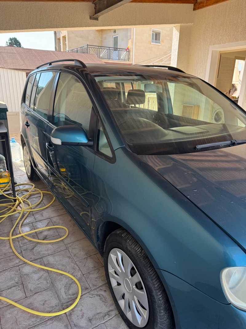 2004 Volkswagen Touran 1,6L 2004 Cyprus