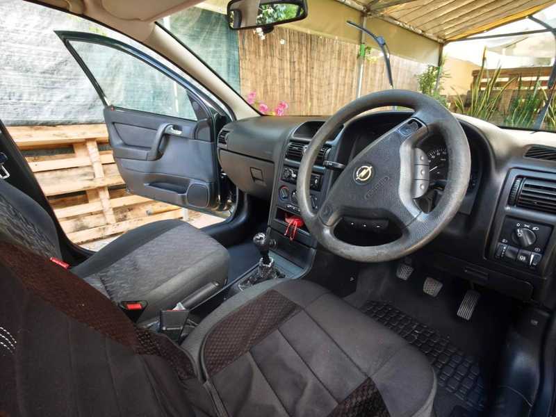2001 Opel, Vauxhall Astra 1,6L 2001 Cyprus
