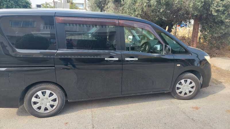 Nissan Serena 2,0L 2012