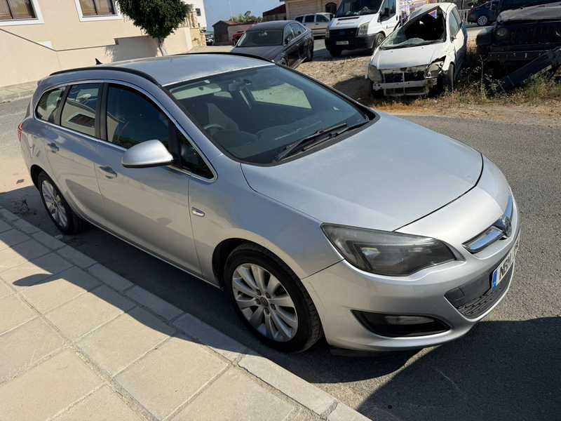 2014 Opel, Vauxhall Astra 2,0L 2014 Cyprus