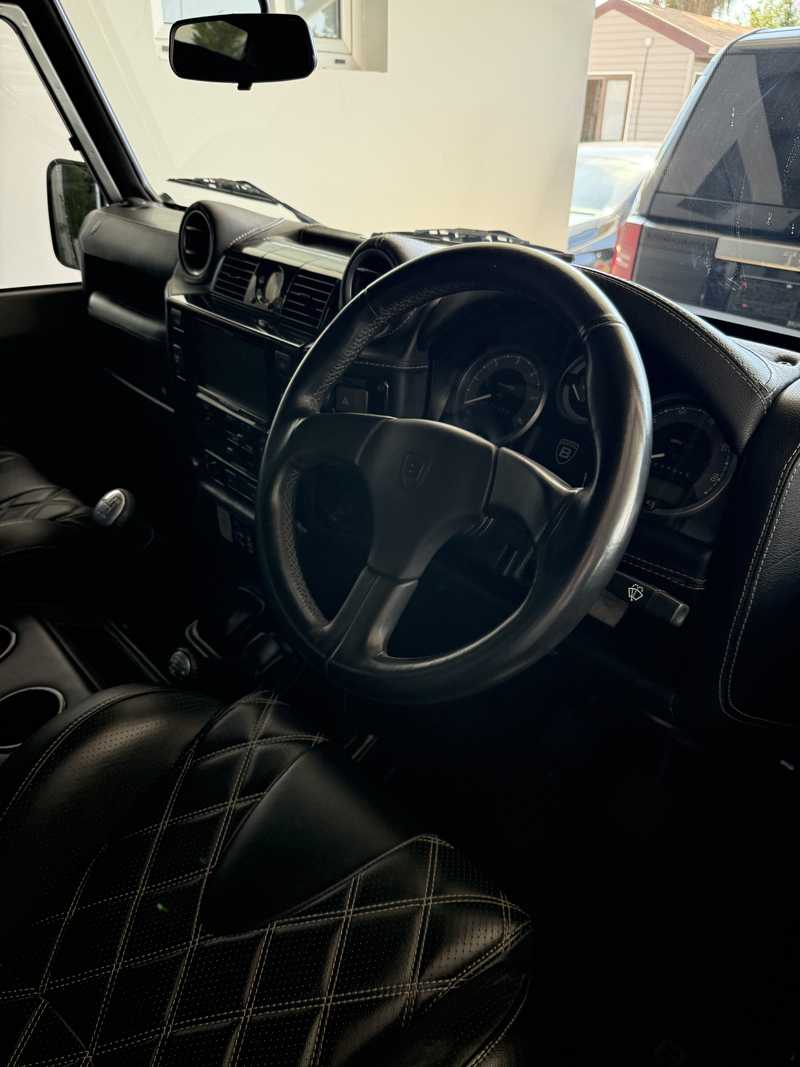 2013 Land Rover Defender 2,2L 2013 Cyprus