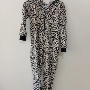 H&M Hooded One-Piece, Επαρχία Λεμεσού — Άγιος Αθανάσιος