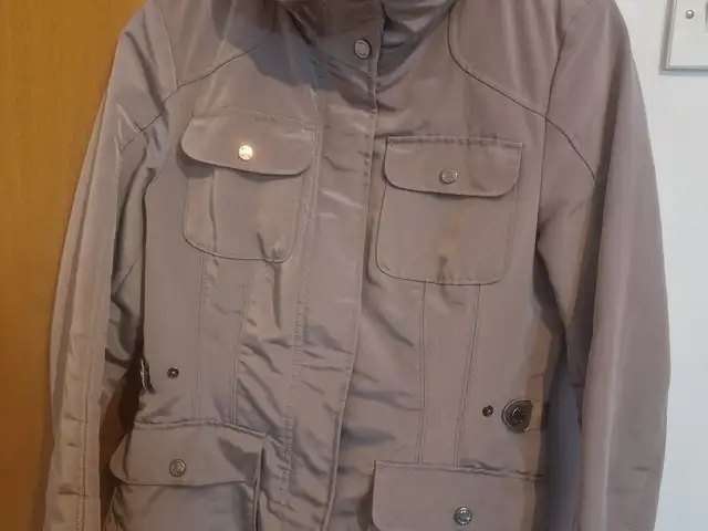 Women geox coat/jacket waterproof size 6, Επαρχία Λευκωσίας — Λευκωσία - Λυκαβηττός