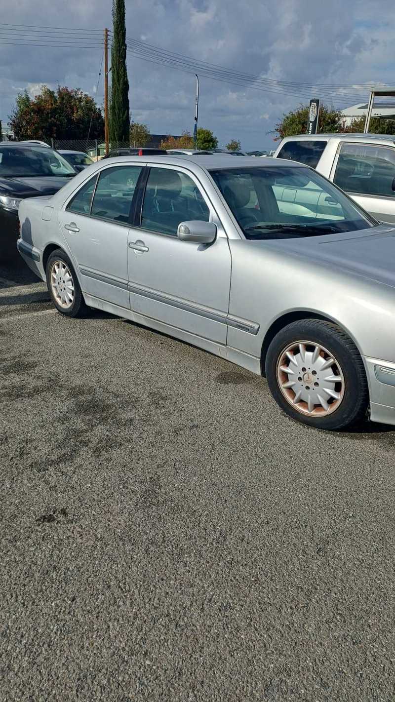 2001 Mercedes-Benz E-Class 2,0L 2001 Cyprus