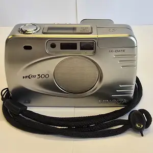Vintage minolta vectis 300 stainless steel compact aps film camera& leather case, Larnaca — Alethriko