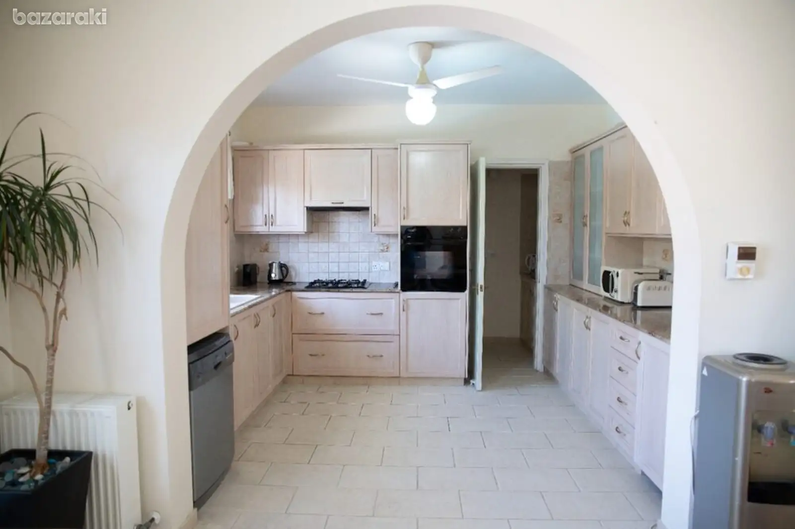 House, 3 bedrooms — 6